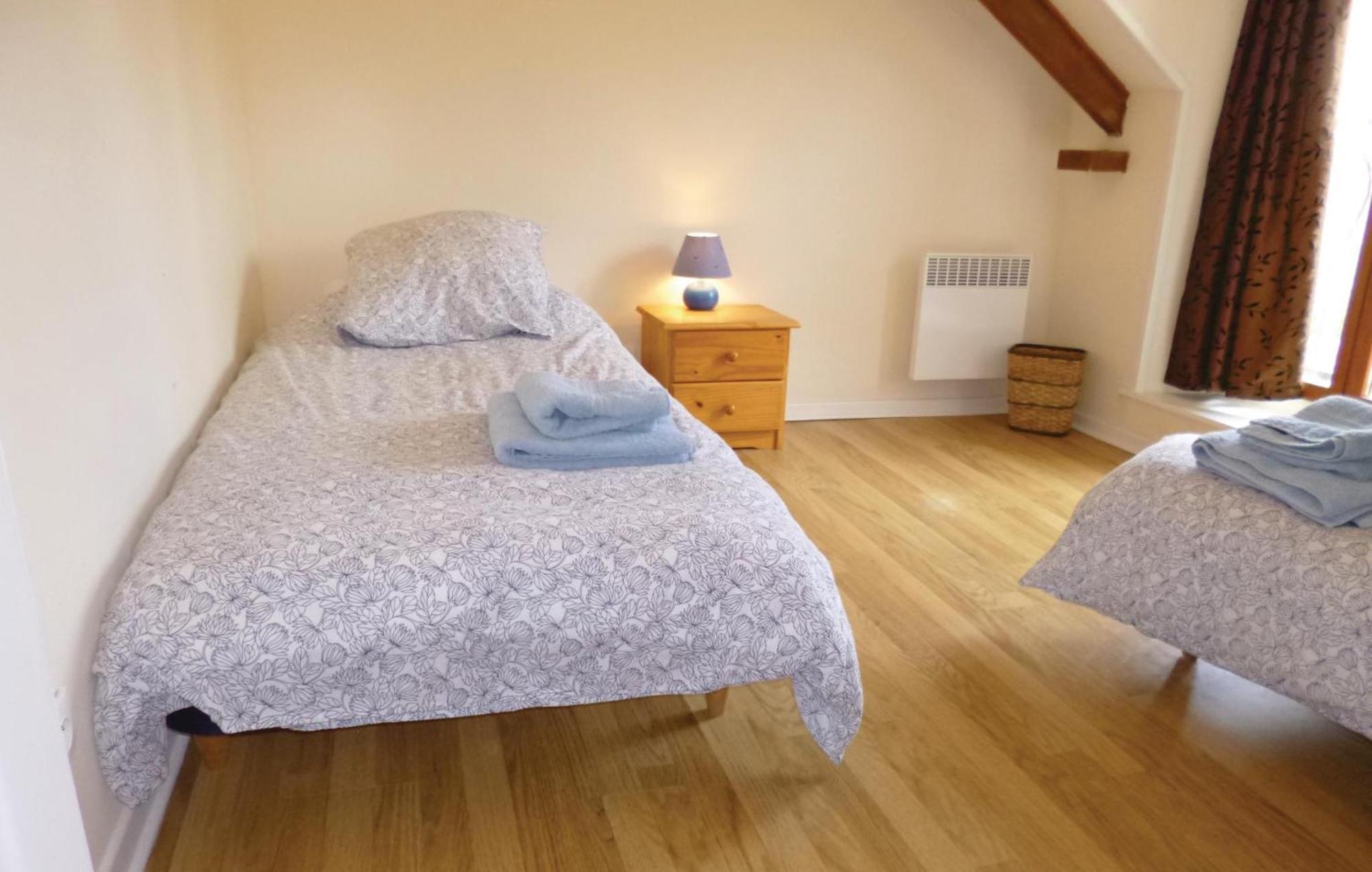 3 Bedroom Cozy Home In Brucheville Carentan-les-Marais 外观 照片